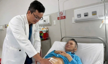 Narrow escape from death due to ruptured liver tumor causing massive hemorrhage