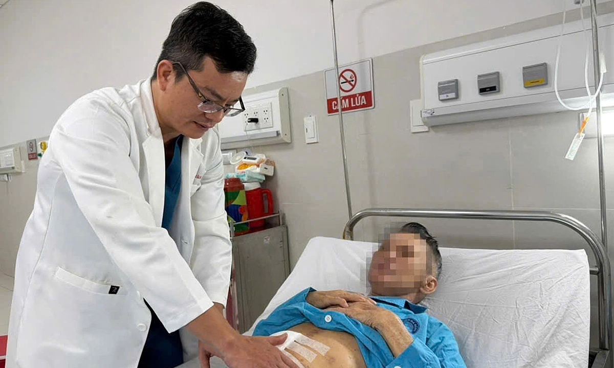 Narrow escape from death due to ruptured liver tumor causing massive hemorrhage