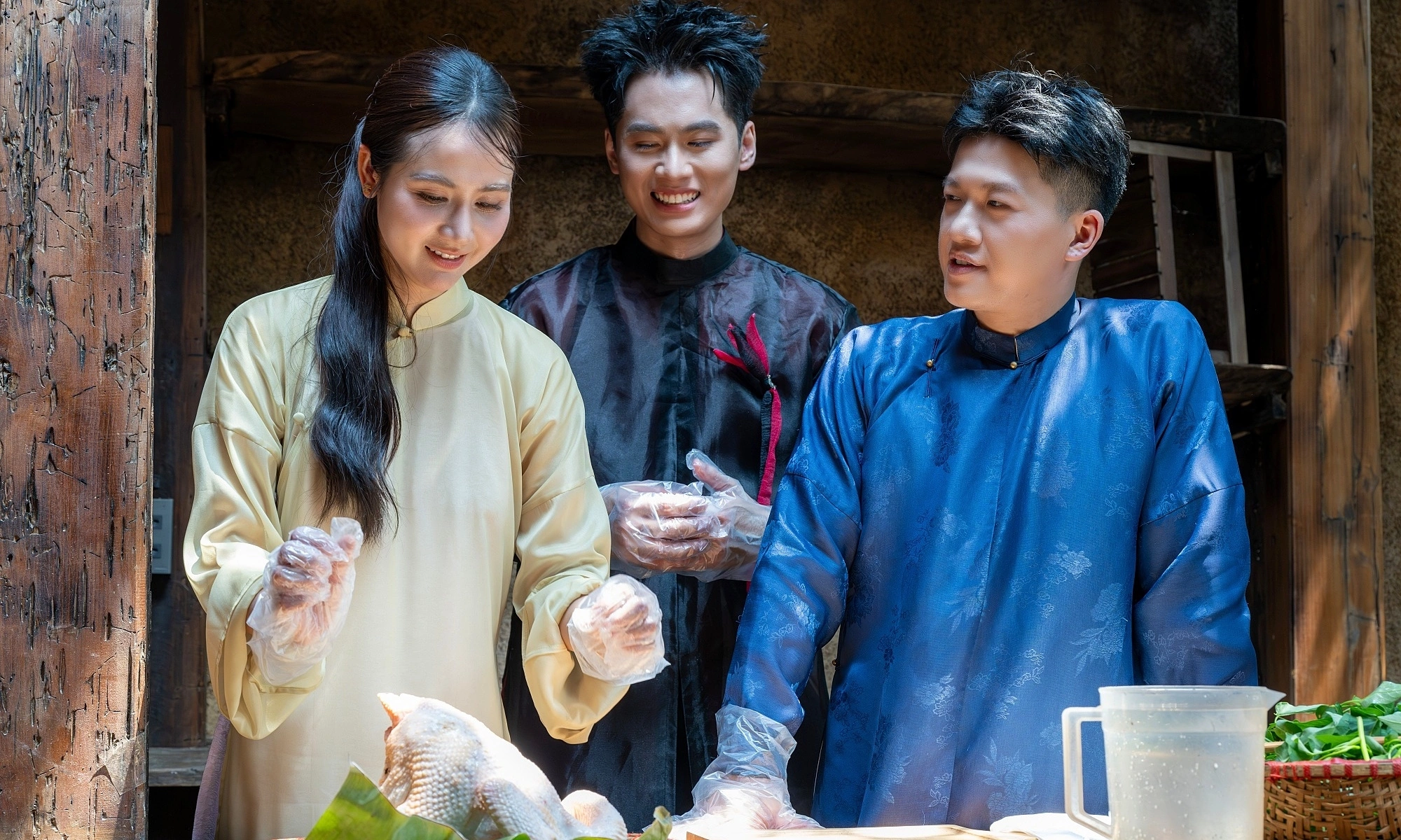 Stars role-play as a family to cook an authentic northern Vietnamese meal