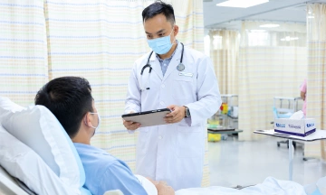 Embolization stops lung bleeding in a man