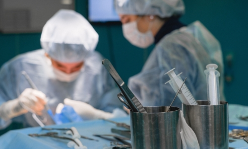 18 cm bead chain knotted in 26-year-old man's bladder