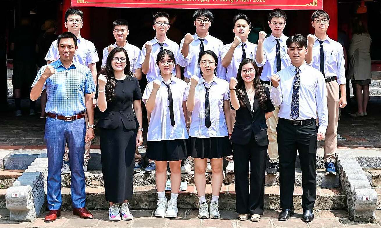 37 top scorers in Ha Noi's excellent student competition