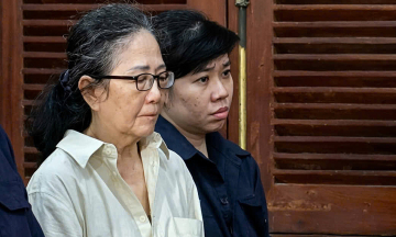 Woman accused of recruiting mother and sister into ring trading 4,000 bank accounts