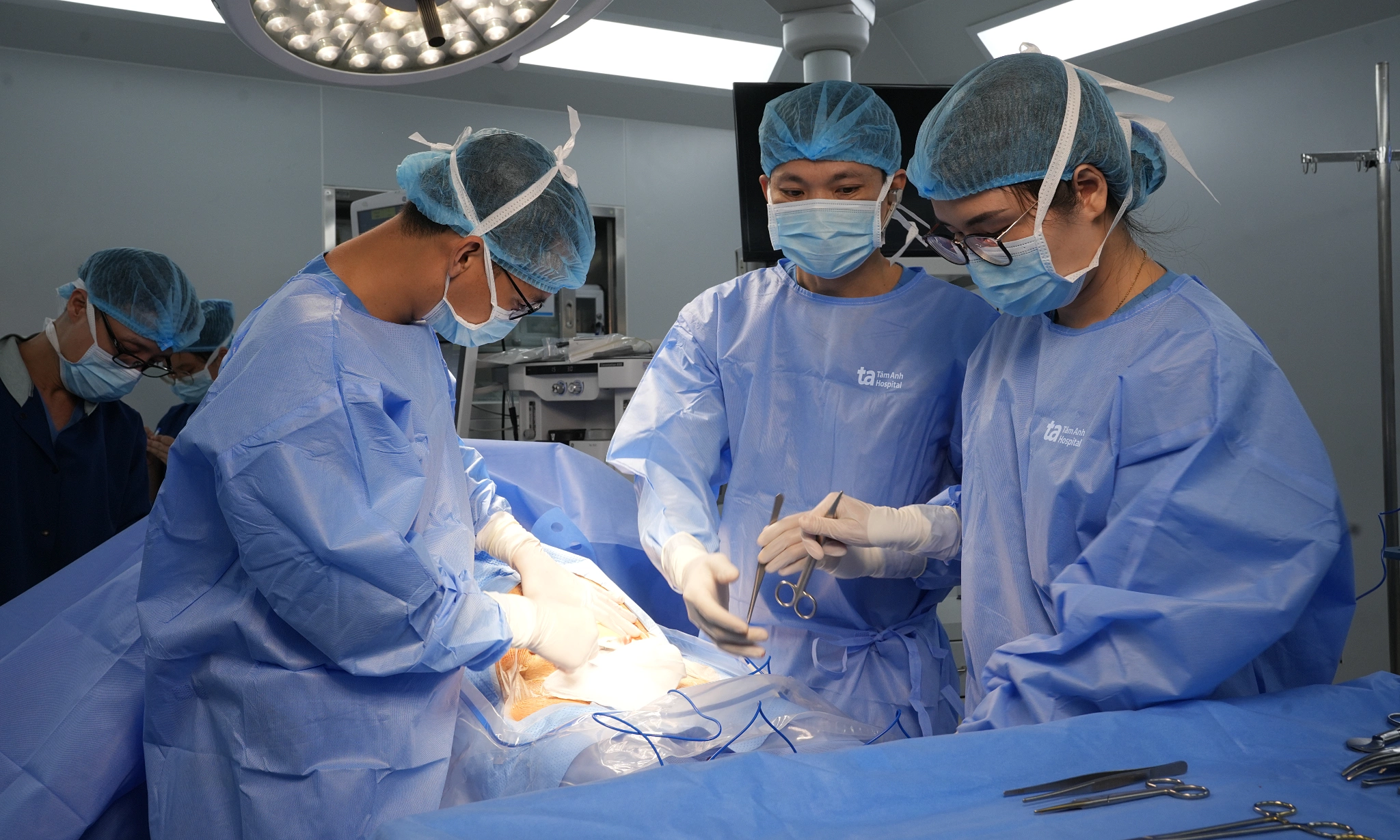 Cervical cerclage helps pregnant woman with history of preterm birth carry pregnancy to term