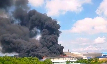 Warehouse fire at fish sauce production company in industrial park