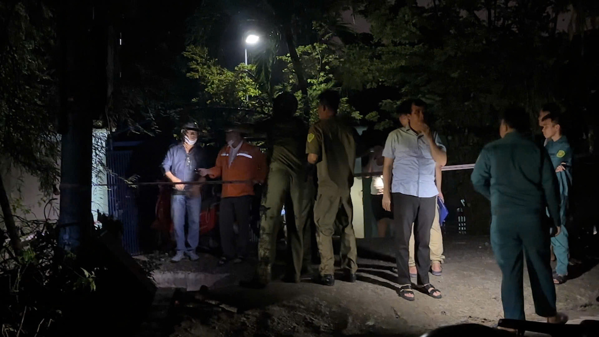 A 12-year-old boy dies near a puddle in TP HCM, suspected of electrocution
