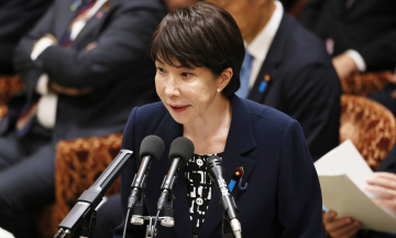 Japanese prime minister admits to cooking and washing dishes