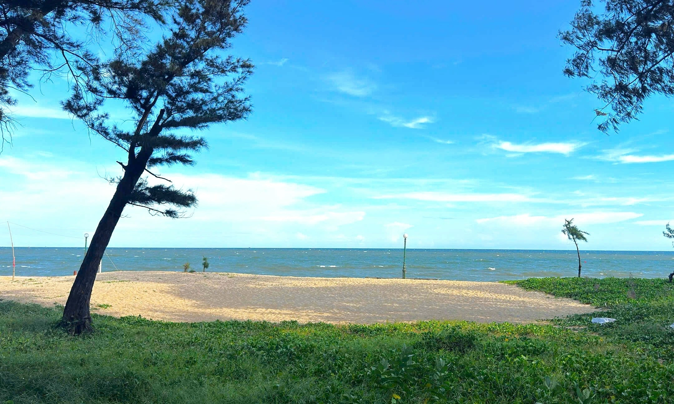 Doctor's body washes ashore at Phan Thiet beach
