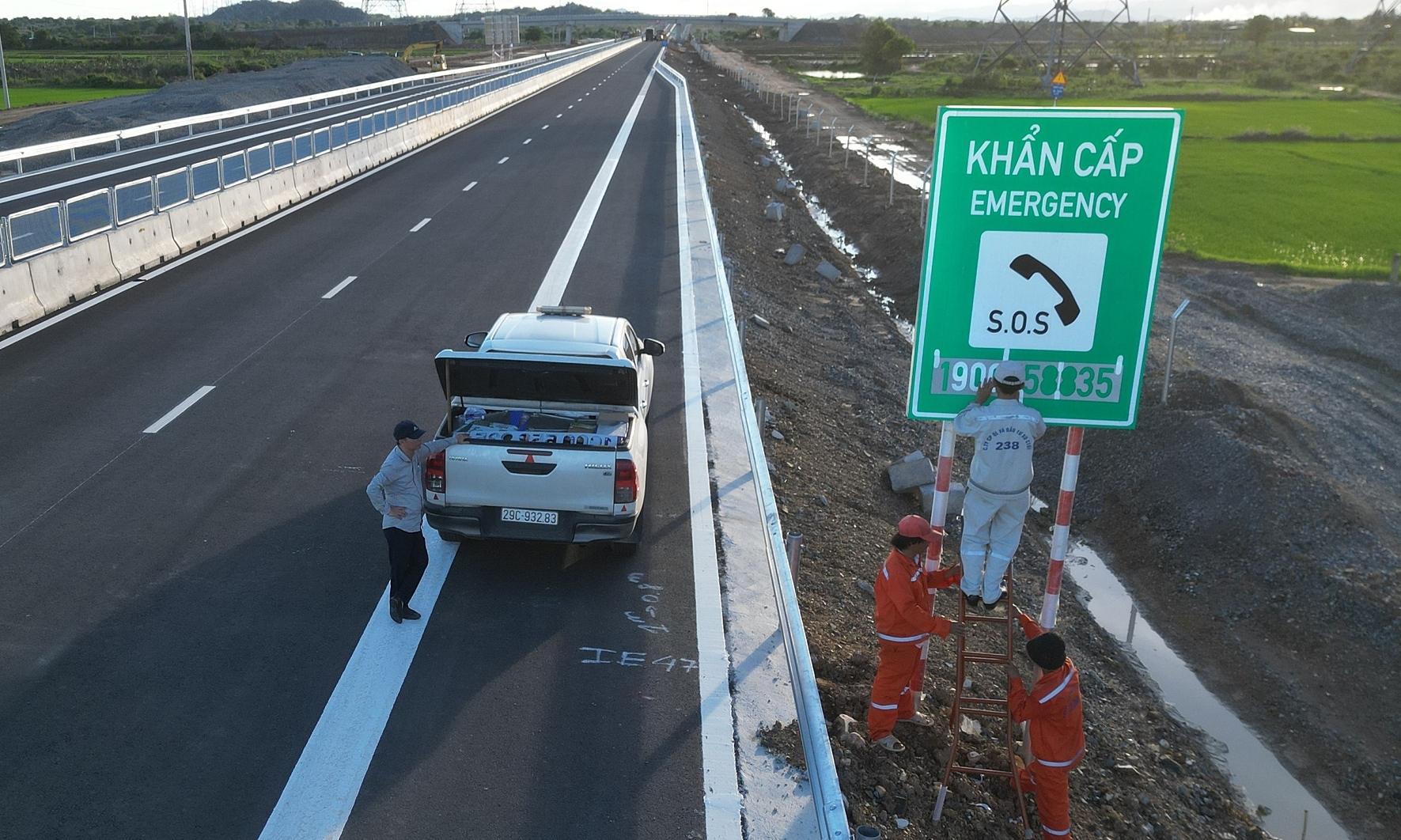 Traffic warning signs may be placed according to vehicle speed