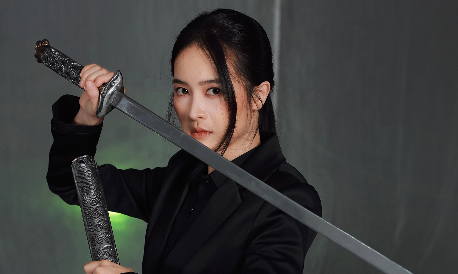 Beauty from 'The Spirit Warrior' stars in 2027 Tet film