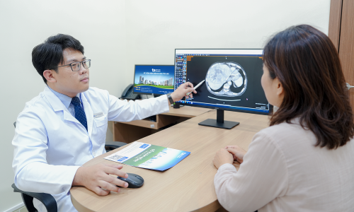 What complications can liver cancer cause?