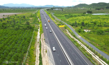 Minimum speed of 80 km/h implemented on Phan Thiet - Dau Giay expressway's left lane