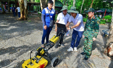 Behind the 'radar eyes' of the lecturer team searching for 731 martyrs' graves