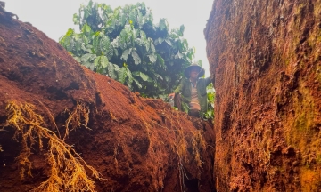 Land cracks stretch 500 meters in Gia Lai