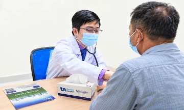 Liver enzymes increased 30-fold due to hepatitis B