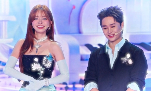 Tang Duy Tan, Bich Phuong shyly appear together