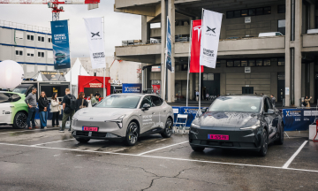 US and Chinese automakers compete in smart driving technology