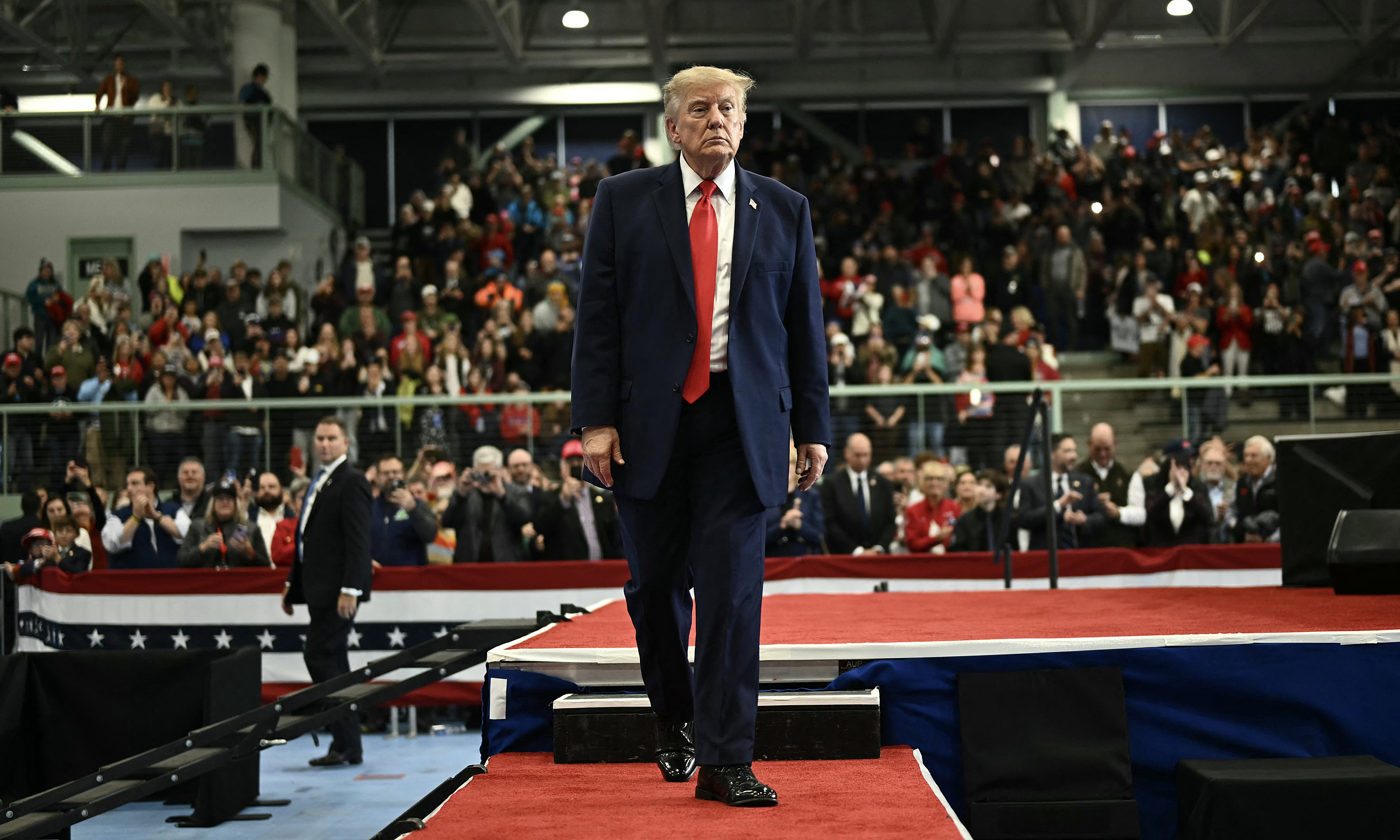 Trump's thousand-mile effort to save a senate seat in Alaska