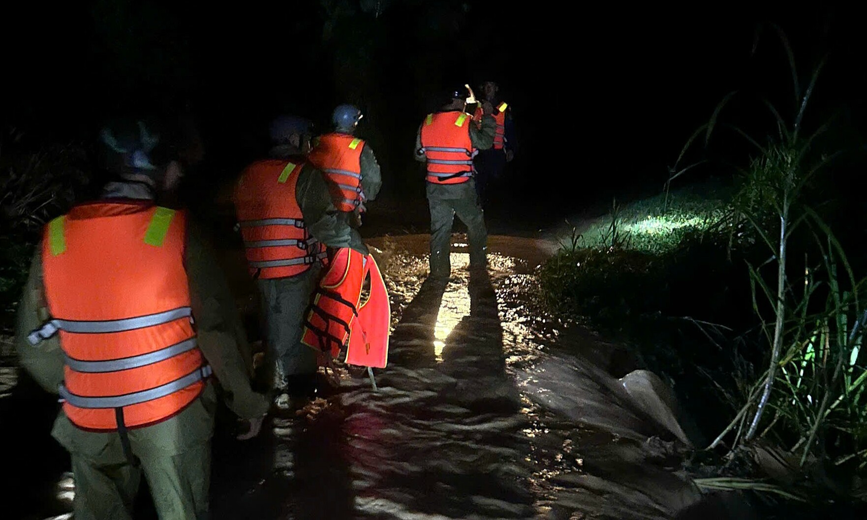 Two women swept away by flood while visiting durian garden
