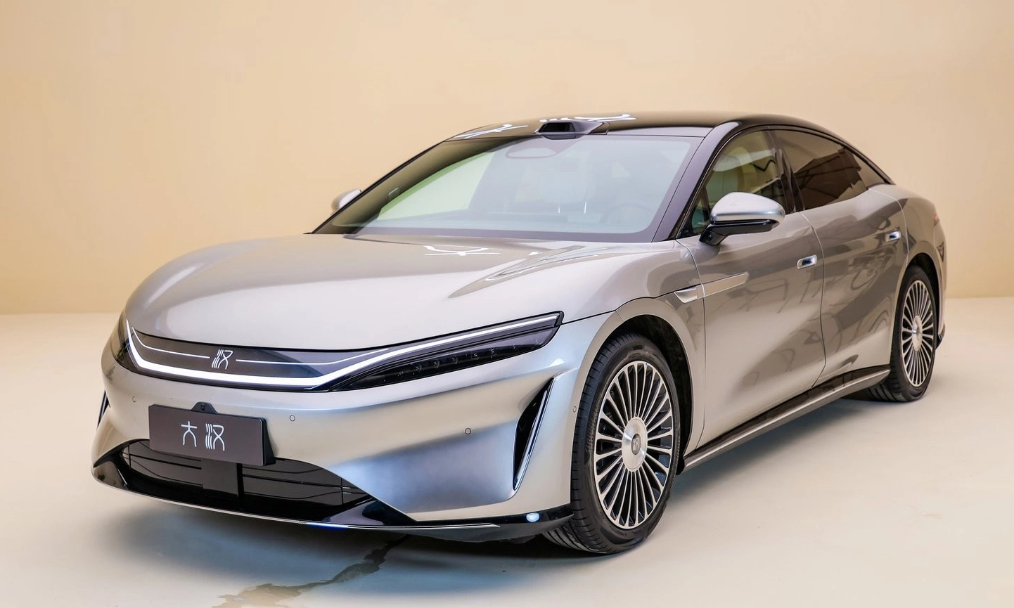 BYD unveils its most luxurious electric sedan starting at 35,200 USD