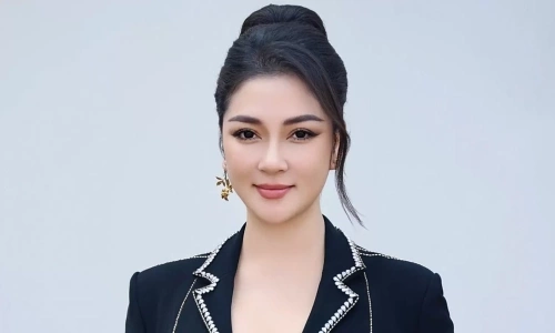 Nguyen Thi Huyen: first Miss Vietnam to earn a doctoral degree