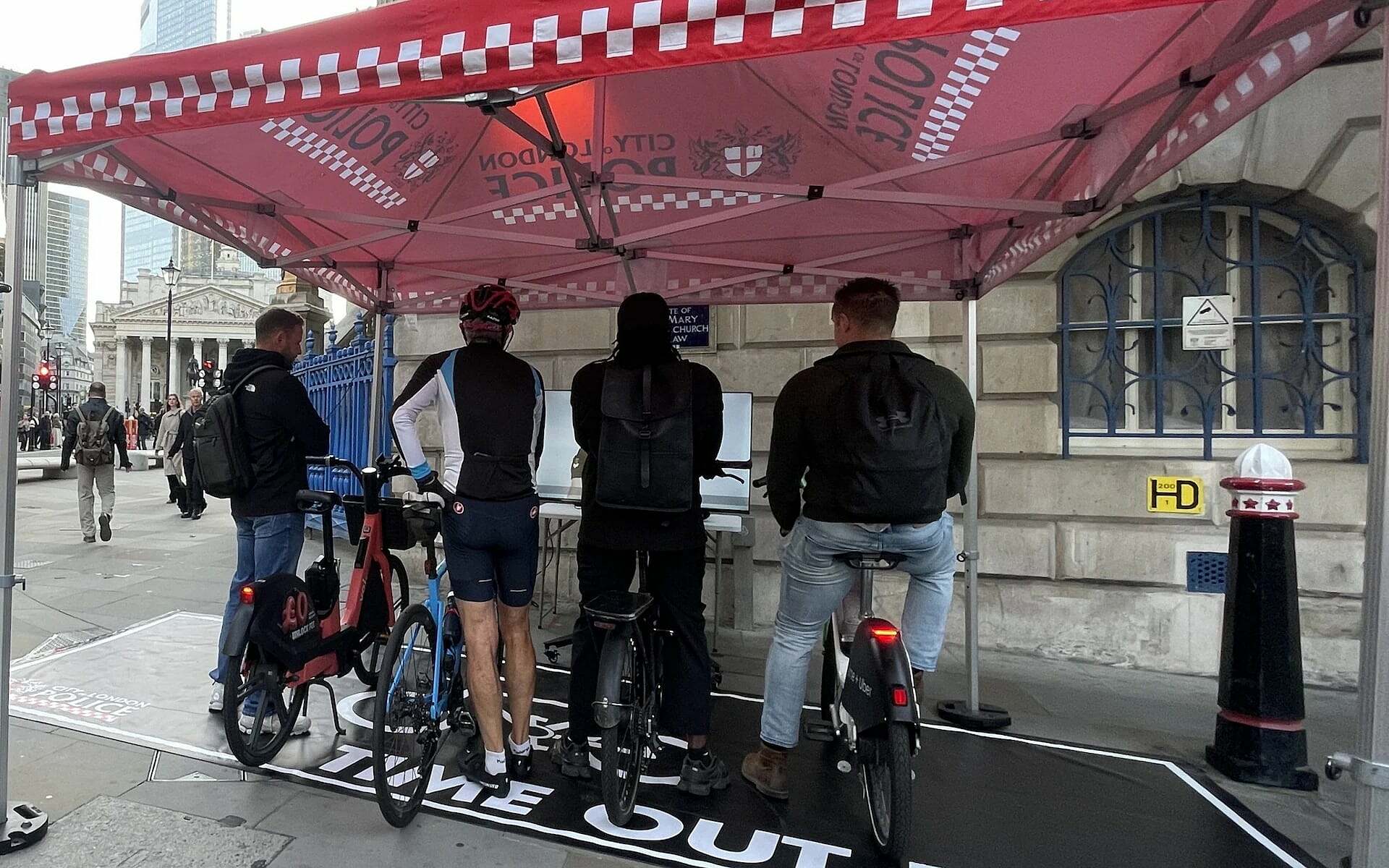 Cyclists offered red light fine waiver for watching traffic safety video