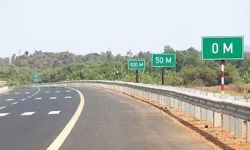 Proposal to install signs for fining safe distance violations on 16 expressways