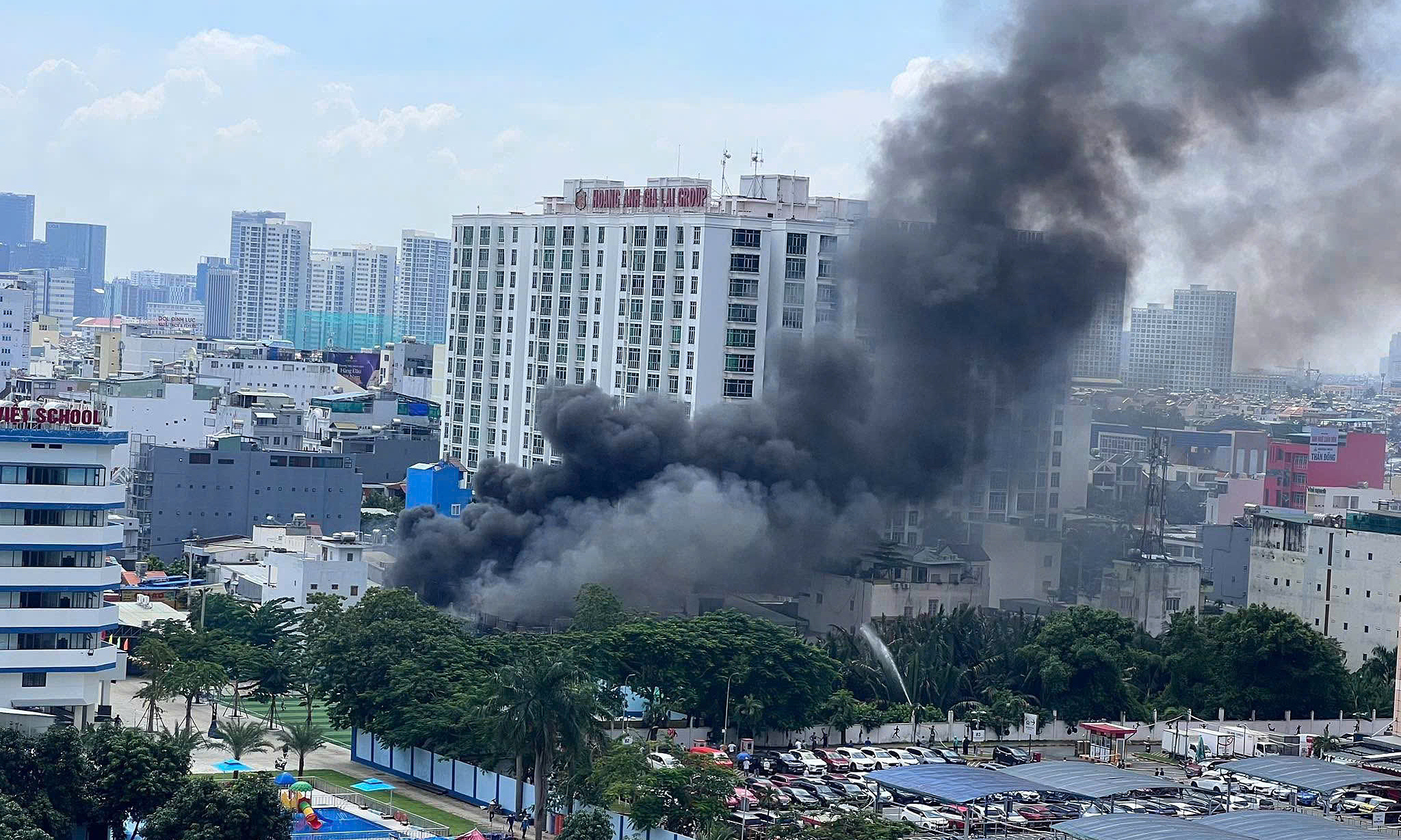 Major fire at former massage establishment in TP HCM