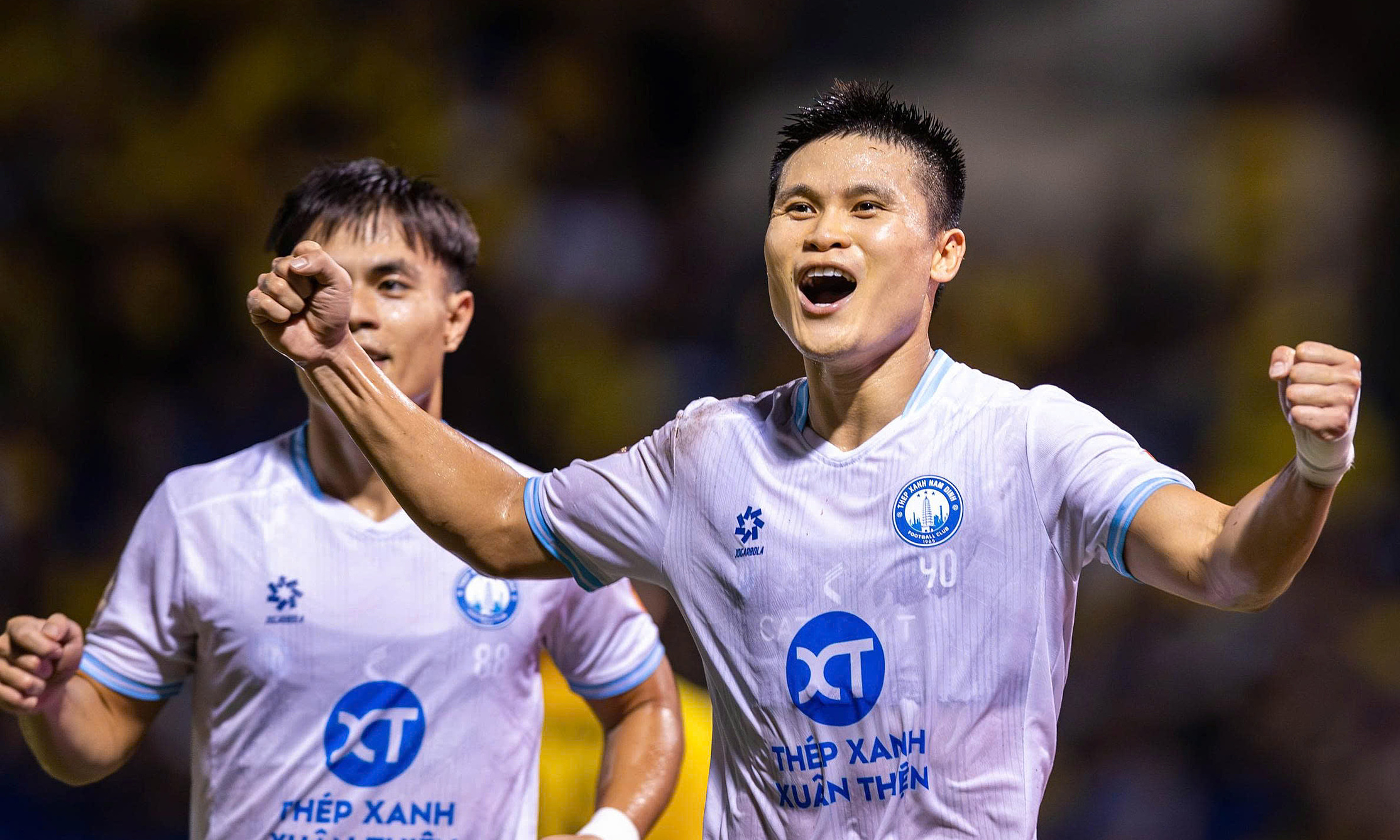 Pham Tuan Hai scores first goal for Nam Dinh