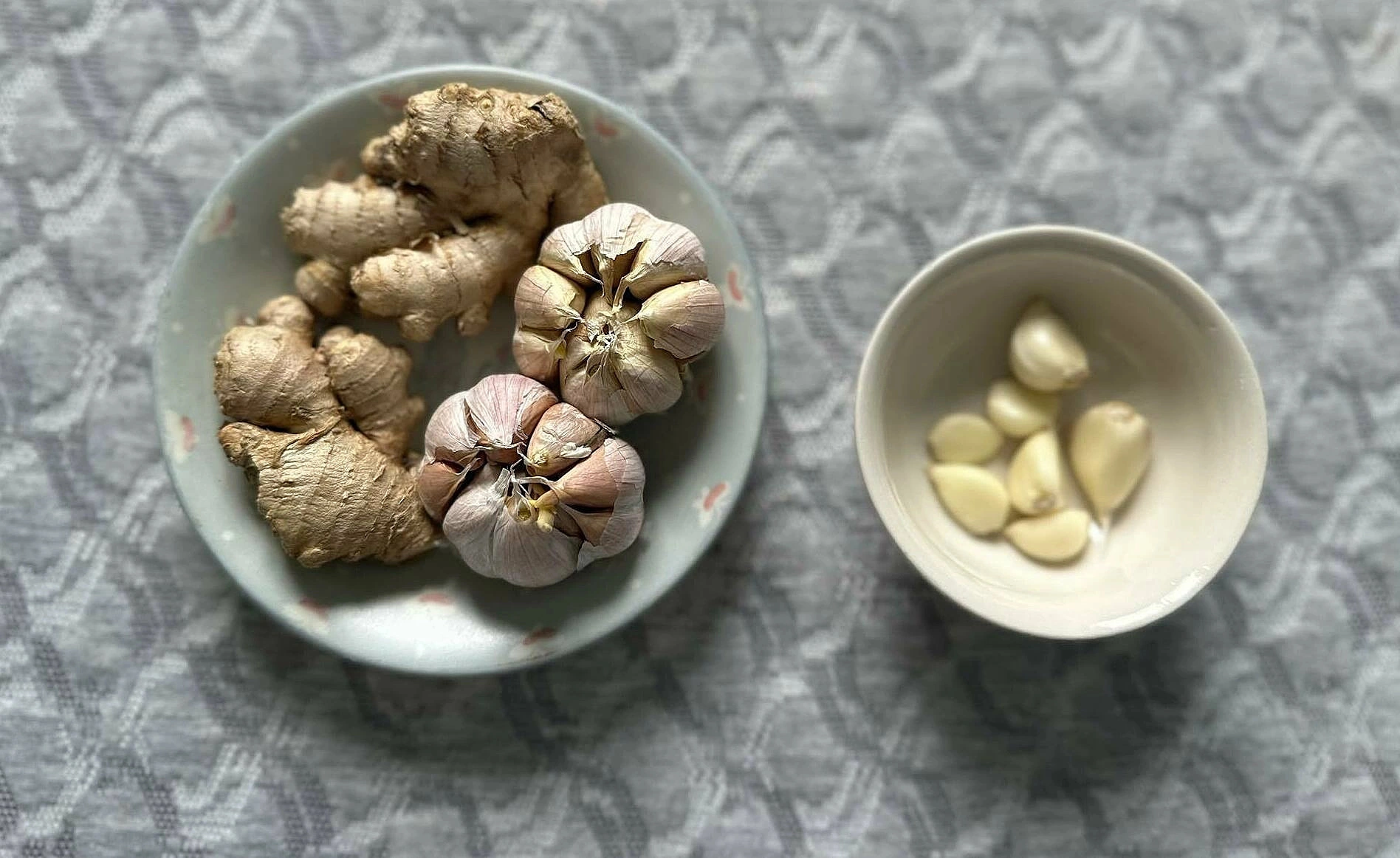 Doctor suggests 5 'golden' foods to boost immunity in the elderly