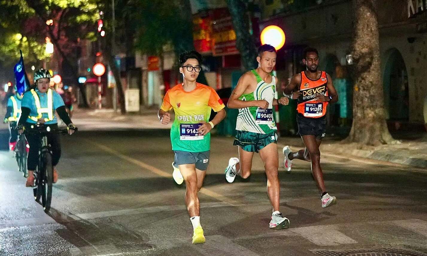 8,000 runners register for VnExpress marathon hanoi midnight 2026