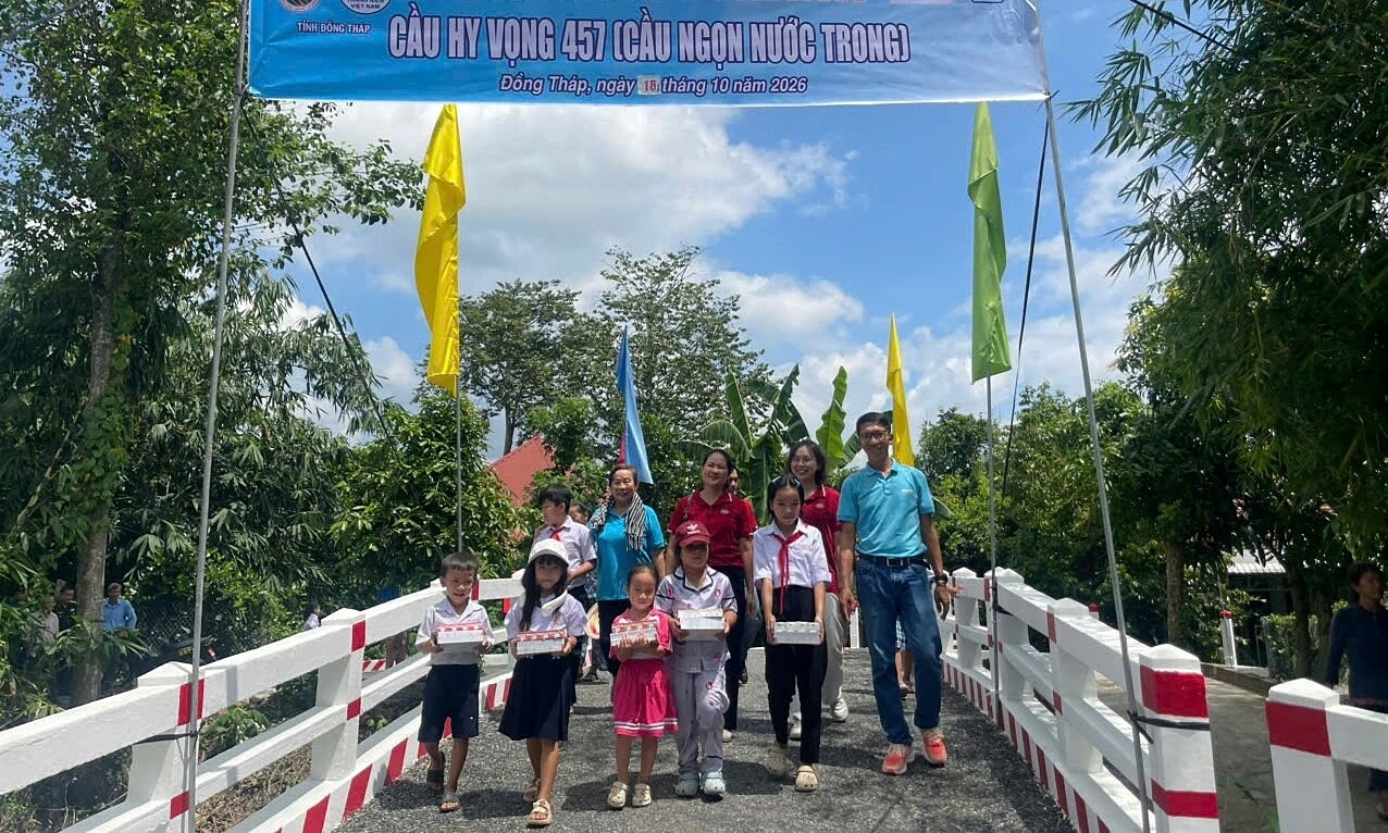 Over 2.3 Billion VND to Build Four Hope Bridges in the Mekong Delta
