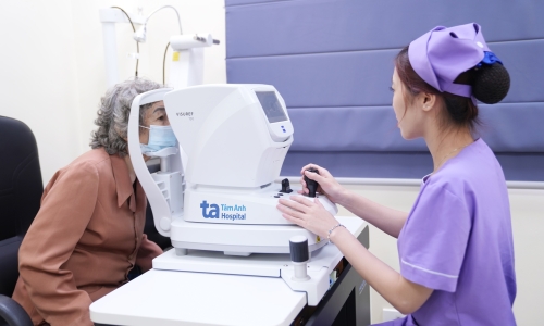 Do those with presbyopia need to wear glasses constantly?