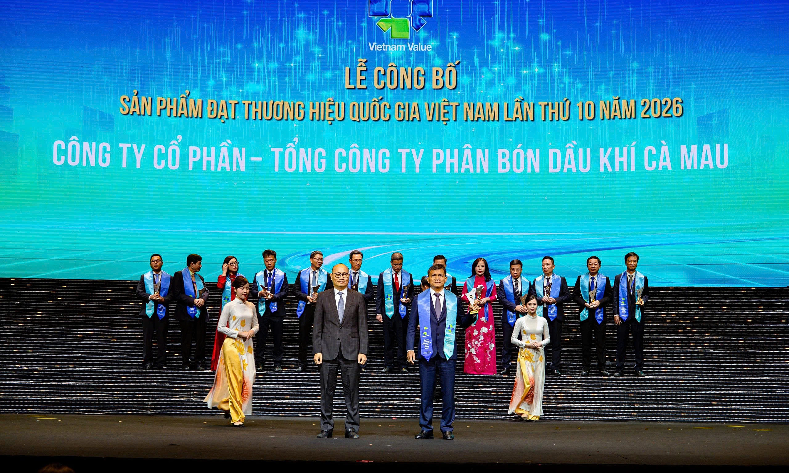 Two key Ca Mau Fertilizer products achieve national brand status