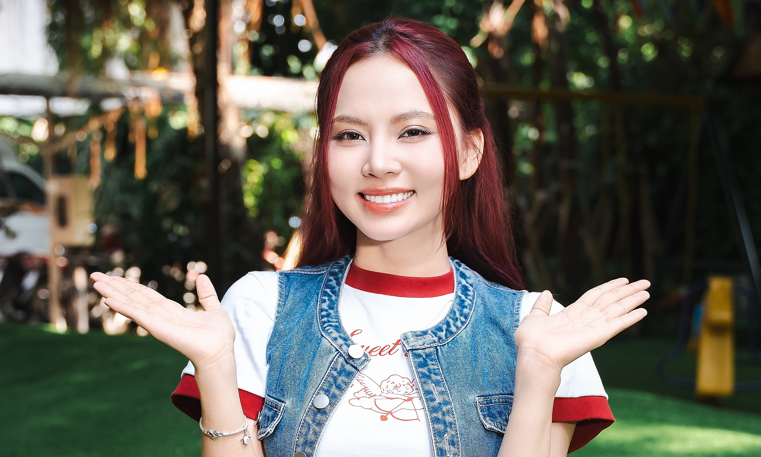 Ngo Lan Huong - the singer of a series of hits