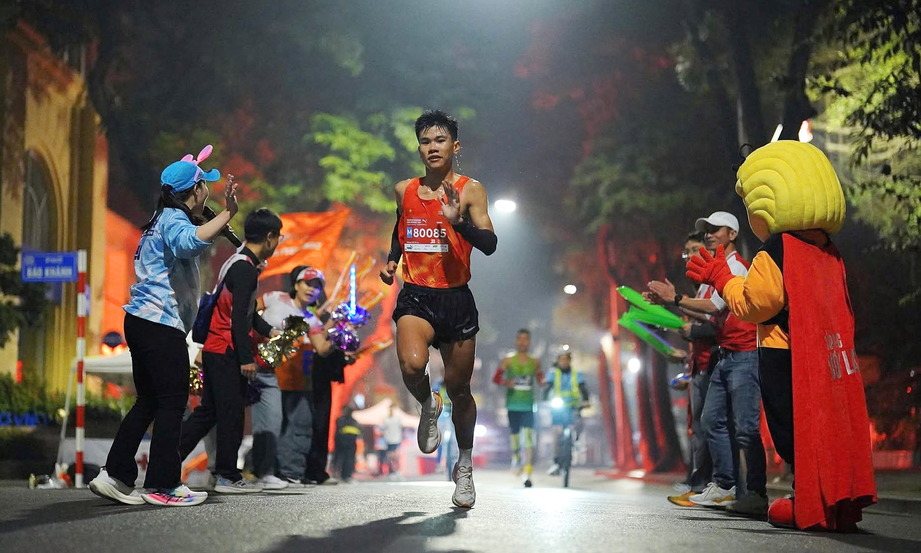 VnExpress Marathon Hanoi Midnight closes 21km registration 23 days early