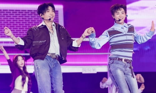 Stars of 'Tinh Ha Say Hi' Perform Hits, Electrifying Fans