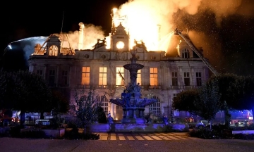 Riots 'worst in decades' erupt in France
