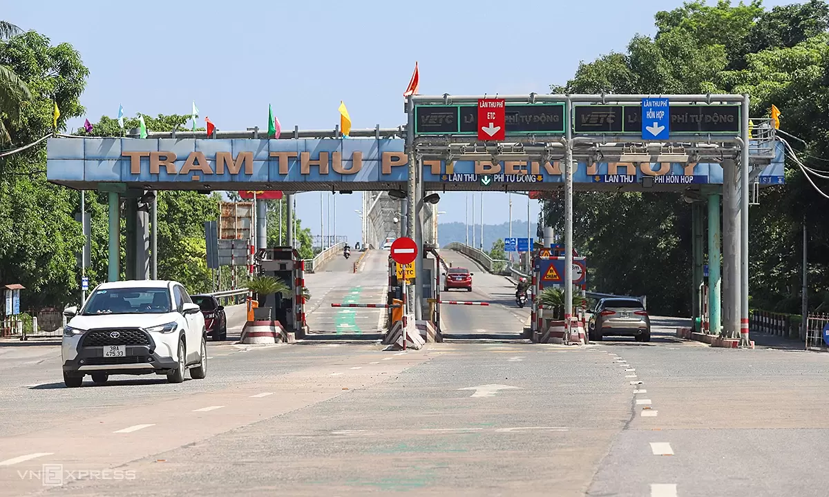 Toll collection suspended at two Ben Thuy BOT stations for 30 days