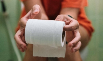 Urologist points out dinner foods that can cause frequent nighttime urination