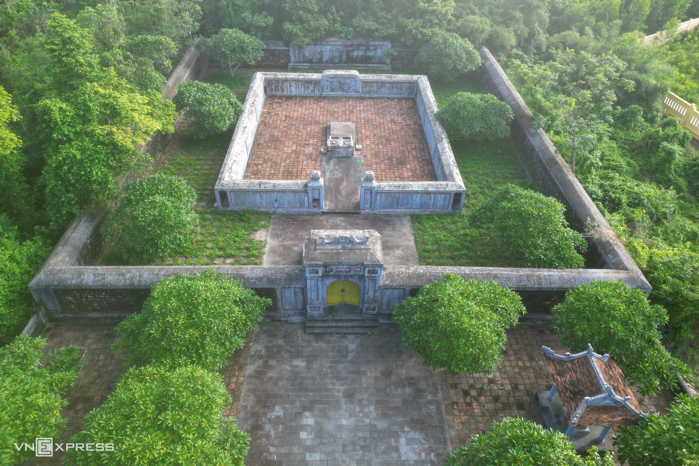 The resting place of the first Nguyen lord