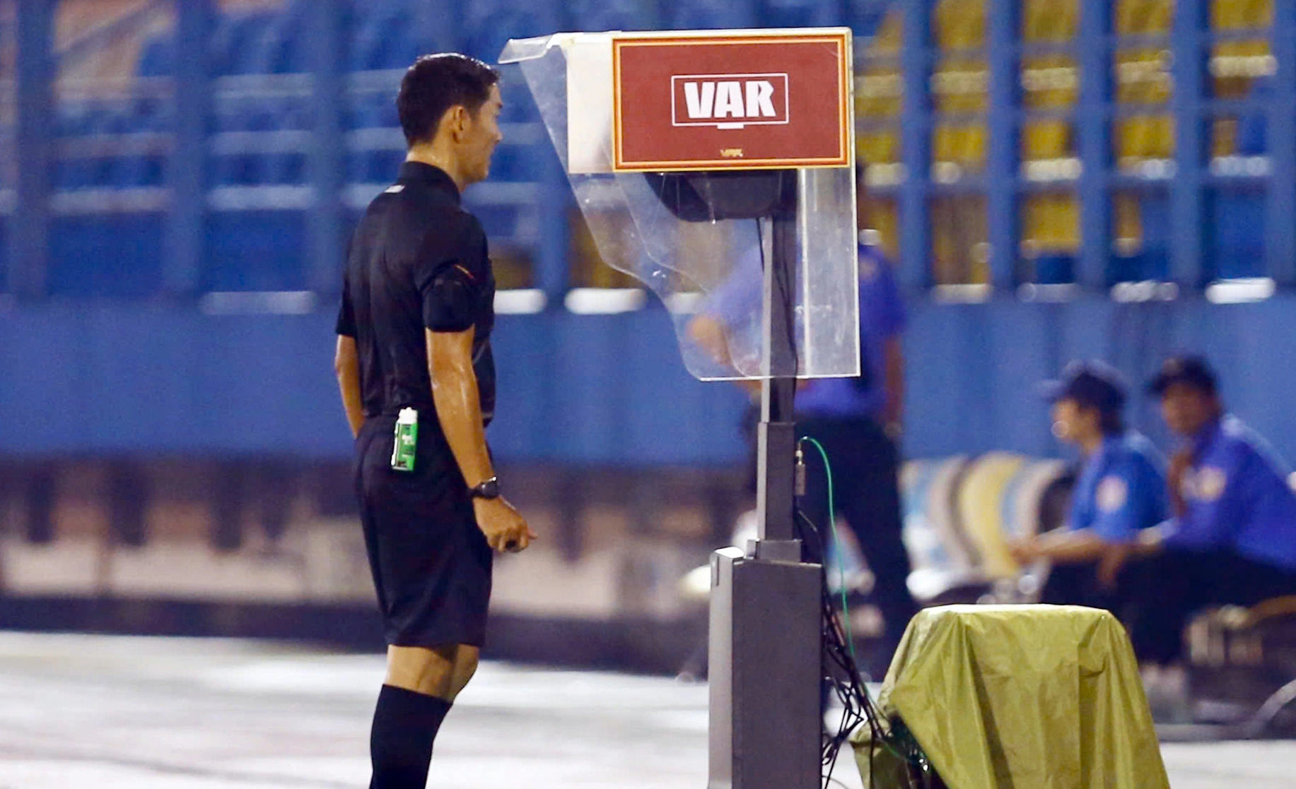 V-League match "shattered" by VAR