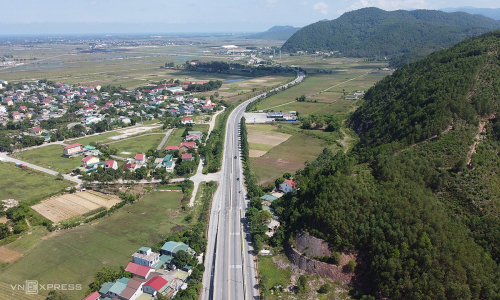 Over 600 billion dong needed to repair roads through Ben Thuy BOT