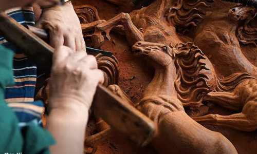 The rustic charm of craft villages in 'Song ruc ro' entries