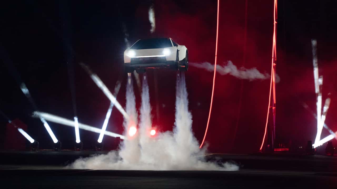 Tesla to build extreme stunt track for flying supercar owners