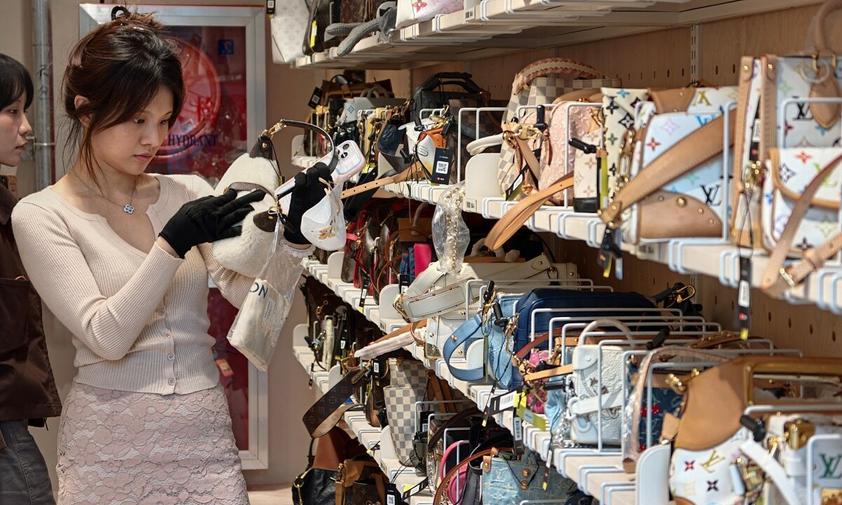 Western luxury brands struggle to maintain their foothold in China