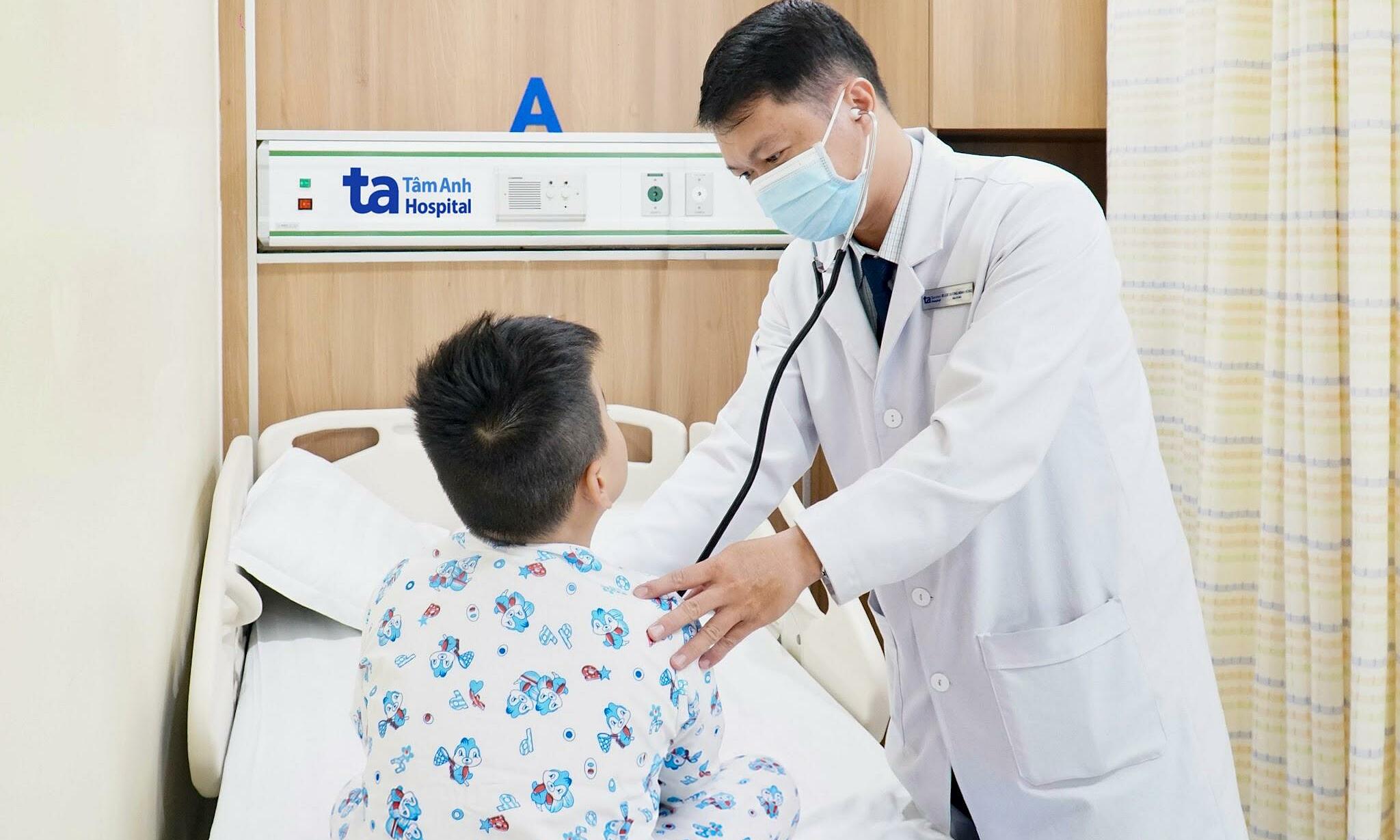 Boy experiences nosebleeds after two days of dengue fever