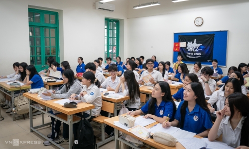 Grades 5, 9, and 12 students to take common end-of-semester exams set by the Department of Education and Training